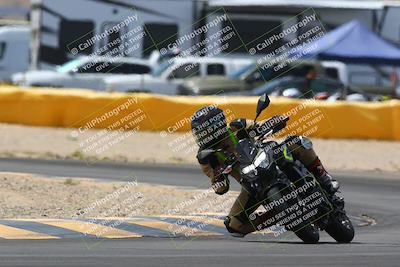 media/Apr-10-2022-SoCal Trackdays (Sun) [[f104b12566]]/Turn 2 (1135am)/